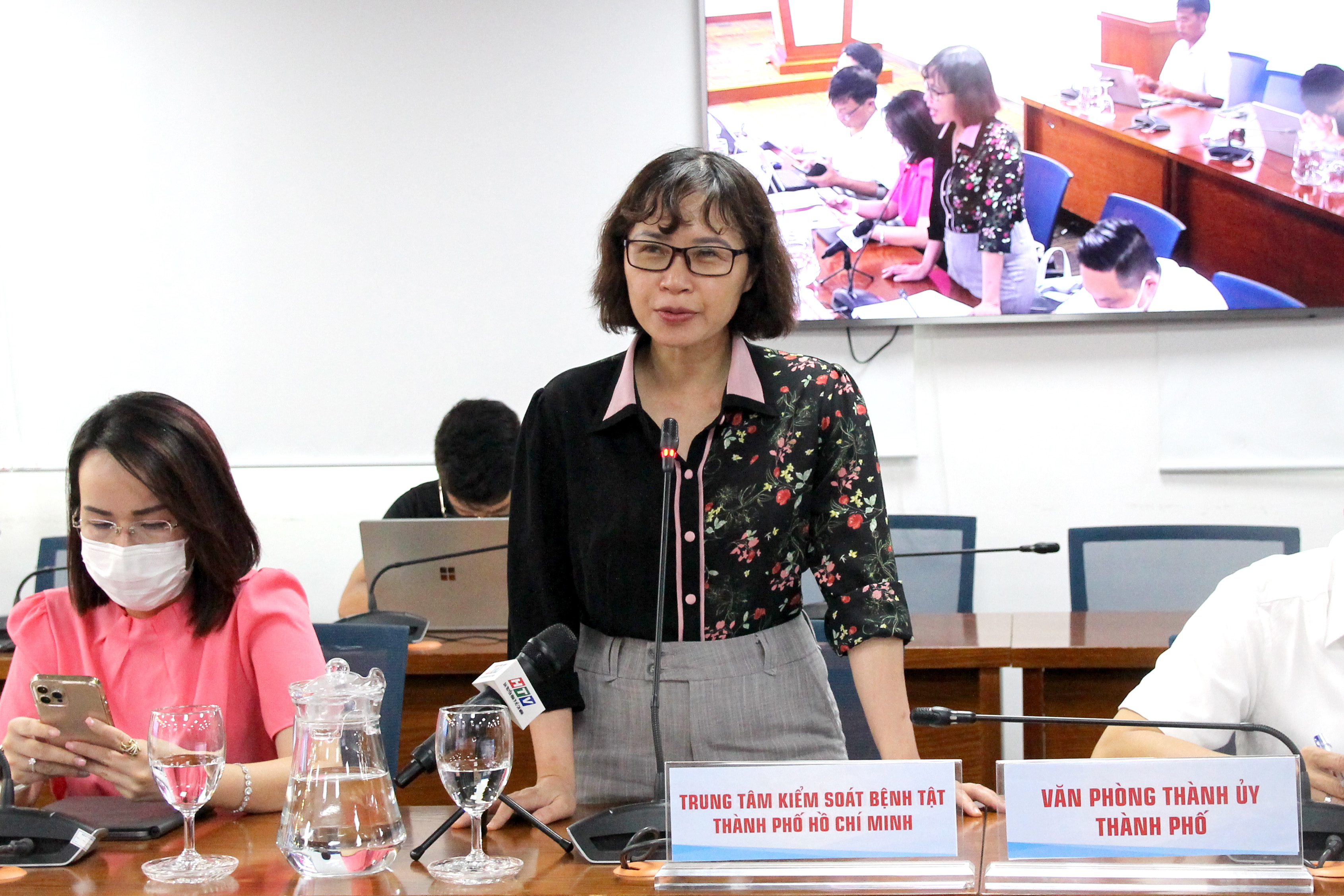 Đồng chí Lê Hồng Nga, phó giám đốc Trung tâm Kiểm soát bệnh tật TP. Hồ Chí Minh (HCDC) phát biểu (Ảnh: H.Hào).